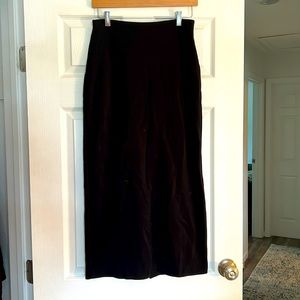 Limited stretch skirt.